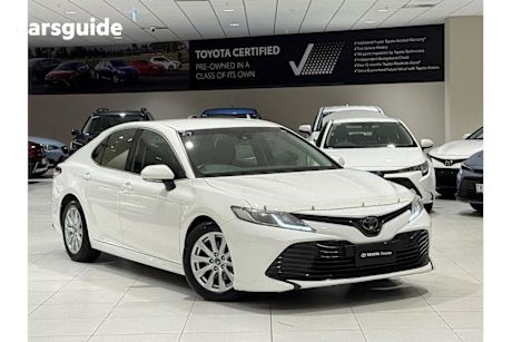 White 2018 Toyota Camry Sedan ASCENT F