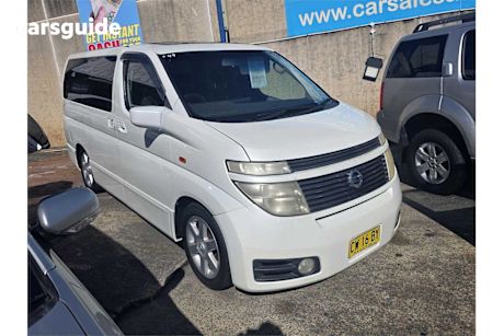 White 2003 Nissan Elgrand SUV