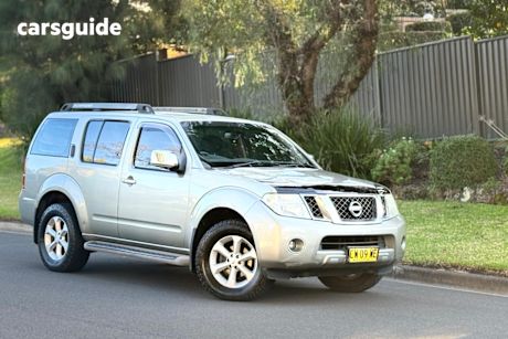 Beige 2010 Nissan Pathfinder Wagon St-L (4X4)