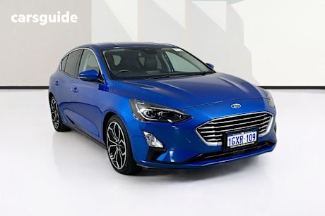 Blue 2018 Ford Focus Hatchback Titanium