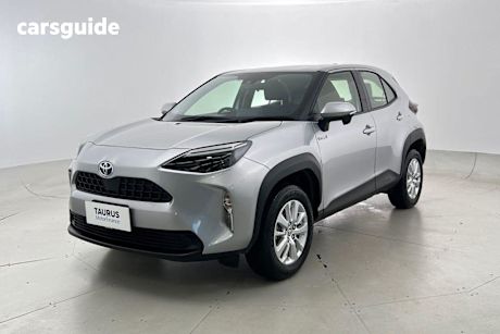 Silver 2022 Toyota Yaris Cross Wagon GX Hybrid (awd)