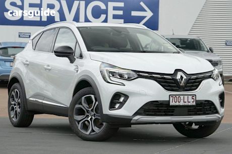 White 2024 Renault Captur Wagon Intens
