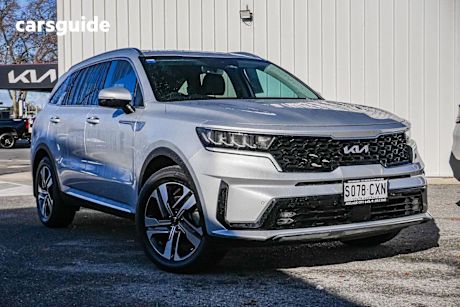 Silver 2023 Kia Sorento SUV SPORT+ 4X4