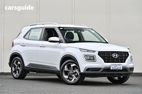 White 2022 Hyundai Venue Wagon Active