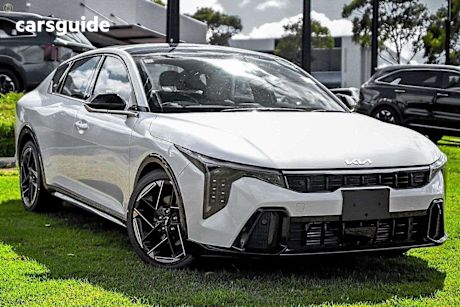 White 2024 Kia K4 Sedan GT-LINE F