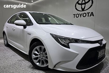 White 2022 Toyota Corolla Sedan ASCENT SPORT HYBRID F