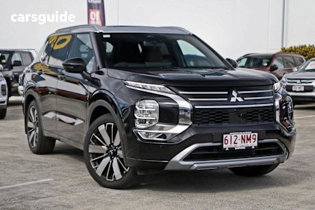 Black 2025 Mitsubishi Outlander Wagon EXCEED TOURER 4X4