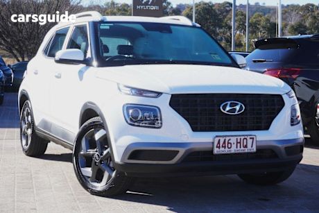 White 2023 Hyundai Venue Wagon Active