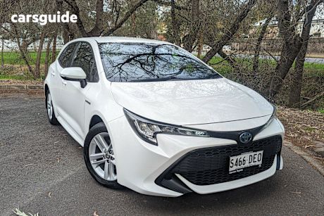 White 2019 Toyota Corolla Hatchback Ascent Sport (hybrid)