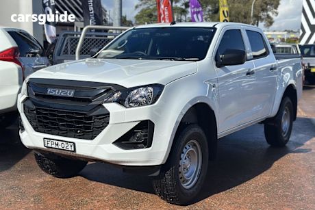 White 2025 Isuzu D-MAX Crew Cab Utility SX (4X4)