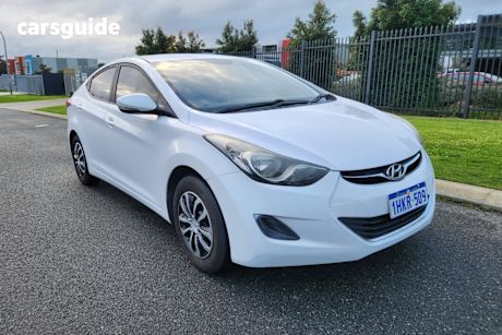 White 2013 Hyundai Elantra Sedan Active