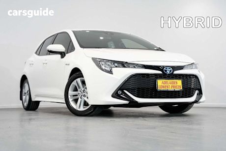 White 2018 Toyota Corolla Hatch