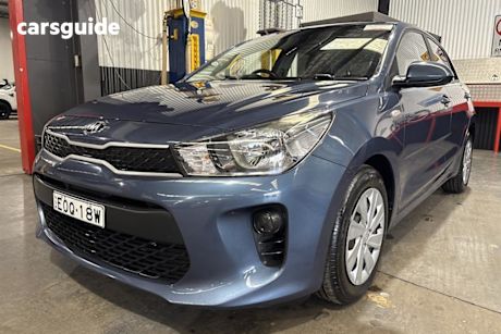 Blue 2018 Kia RIO Hatchback S