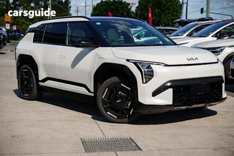 White 2025 Kia EV3 Wagon GT-Line 2WD LR