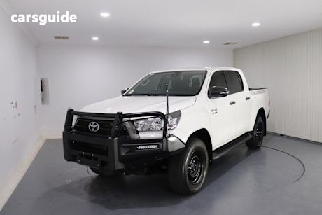 White 2022 Toyota Hilux Ute Tray SR 4X4
