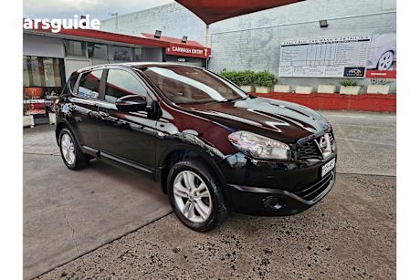Black 2013 Nissan Dualis SUV ST F