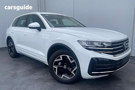 White 2024 Volkswagen Touareg Wagon 170TDI