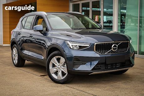 Blue 2025 Volvo XC40 SUV PLUS B4 F