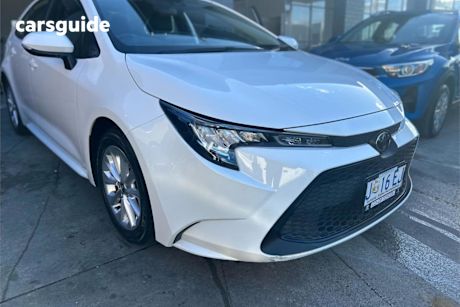 White 2020 Toyota Corolla Sedan Ascent Sport + Navigation