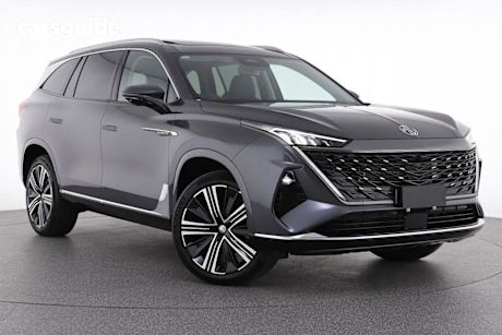 Grey 2025 MG QS SUV ESSENCE 4X4