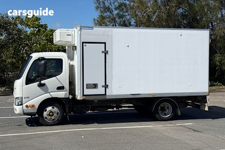 White 2021 Hino OTHER OtherCar