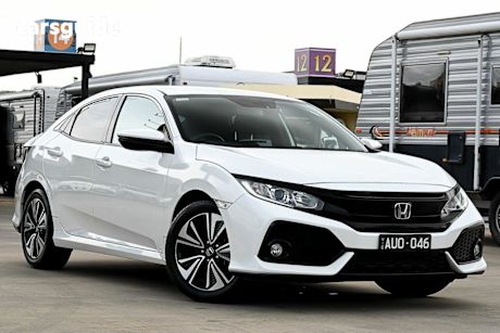White 2018 Honda Civic Hatchback VTI-L