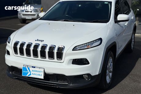 White 2015 Jeep Cherokee Wagon Longitude (4X4)