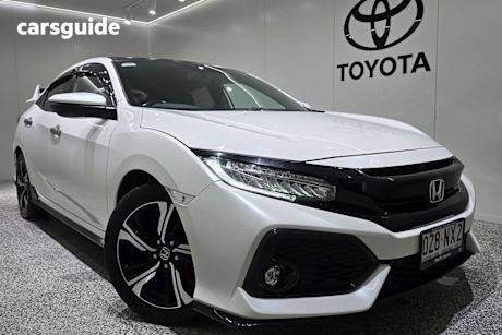 White 2018 Honda Civic Hatchback RS