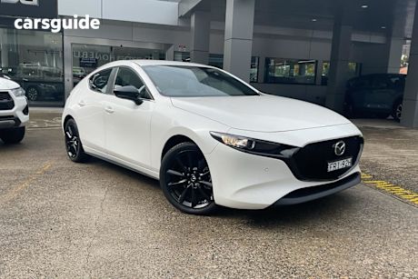 White 2024 Mazda 3 Hatchback G25 Evolve SP Vision