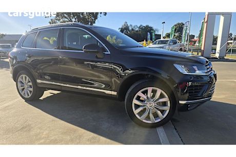 Blue 2016 Volkswagen Touareg SUV V6 TDI 4WD