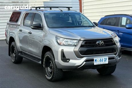 Silver 2020 Toyota Hilux Double Cab Pick Up SR (4X4)