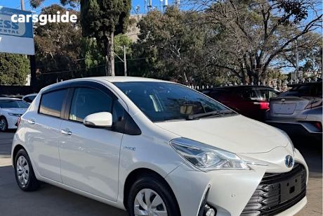 White 2019 Toyota Vitz Hatchback F (Hybrid)