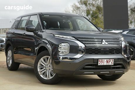 Grey 2024 Mitsubishi Outlander Wagon ES 7 Seat (2WD)