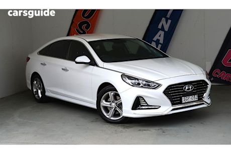 White 2018 Hyundai Sonata Sedan Active