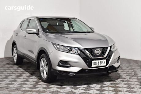 Grey 2017 Nissan Qashqai SUV ST F