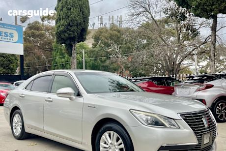 Silver 2013 Toyota Crown Sedan