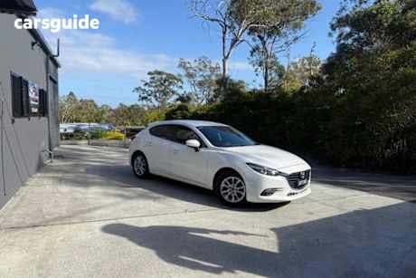White 2018 Mazda 3 Hatchback Maxx Sport