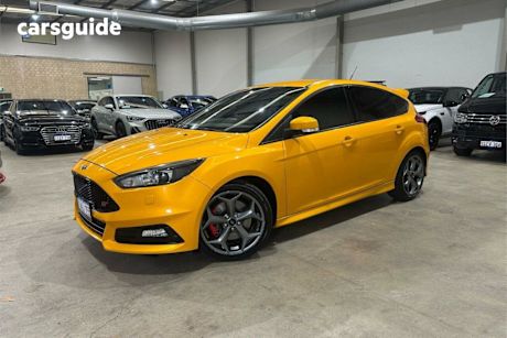 Yellow 2016 Ford Focus Hatchback ST2