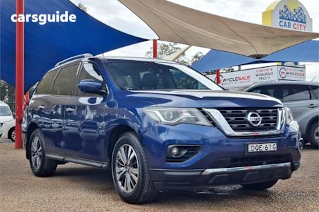 Blue 2017 Nissan Pathfinder Wagon ST-L (4X2)