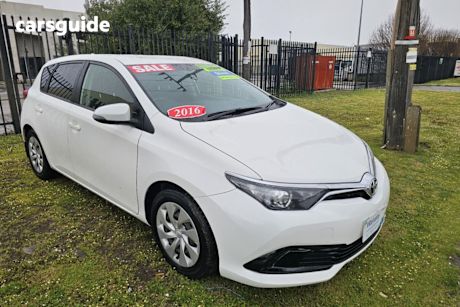 White 2016 Toyota Corolla Hatchback Ascent
