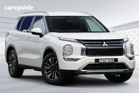 White 2025 Mitsubishi Outlander Wagon LS 7 Seat (2WD)