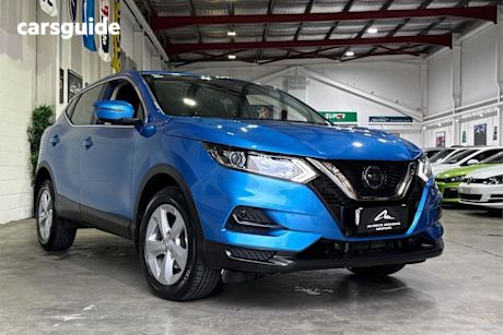 Blue 2018 Nissan Qashqai Wagon ST