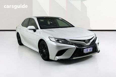 White 2020 Toyota Camry Sedan Sl