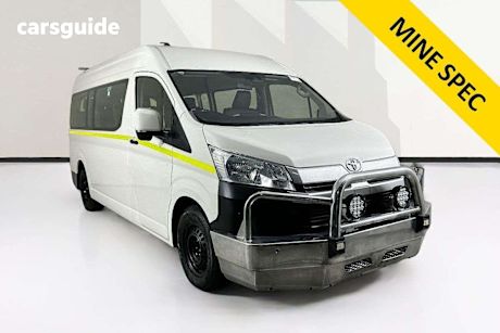 White 2019 Toyota HiAce Bus Commuter (12 Seats)