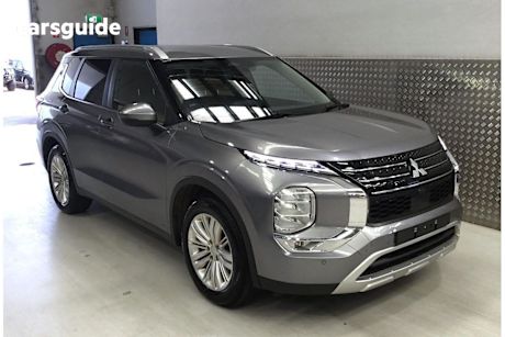 Silver 2021 Mitsubishi Outlander SUV LS 4X4