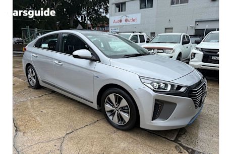 Silver 2018 Hyundai Ioniq Hatchback Plug-IN Hybrid Elite