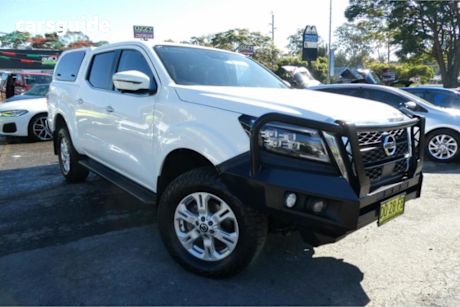 White 2021 Nissan Navara Dual Cab Pick-up ST (4X4)