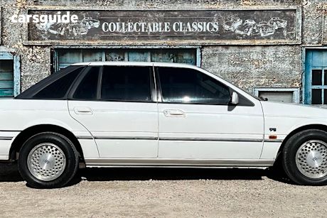 White 1993 Ford LTD Sedan