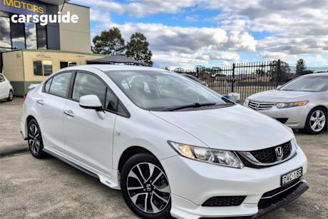 White 2015 Honda Civic Sedan VTI-S