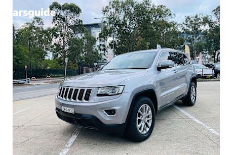 Silver 2014 Jeep Grand Cherokee Wagon Laredo (4X4)
